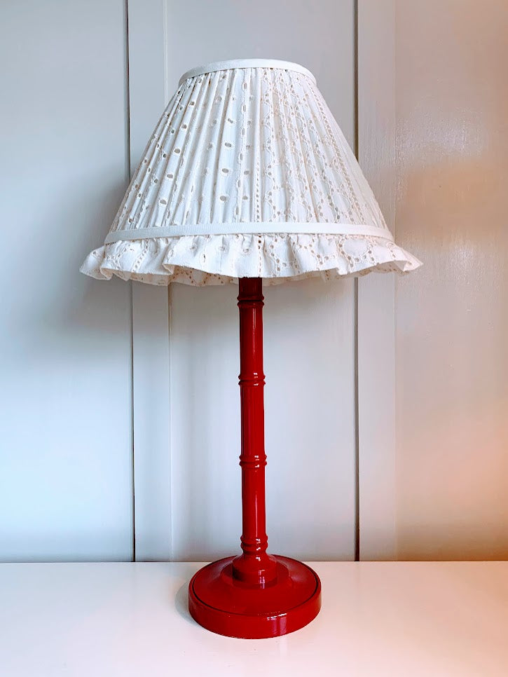 Broderie Anglaise Oval