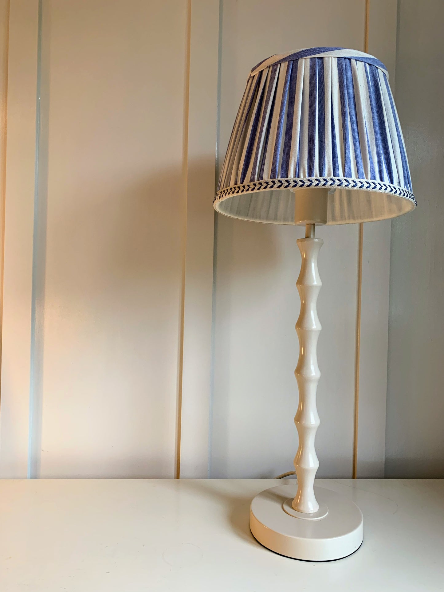 Alice Blue Stripe drum Floral Trim